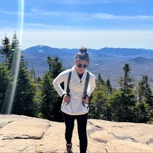 Meet your Posher, Carissa